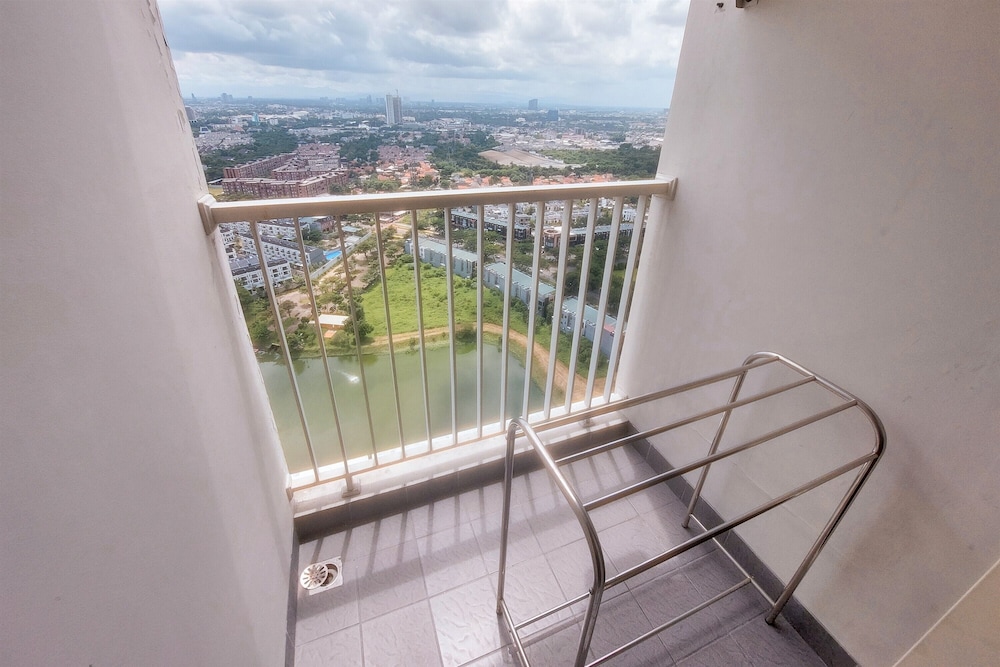 Good Studio Near Binus At Pacific Garden Apartment
