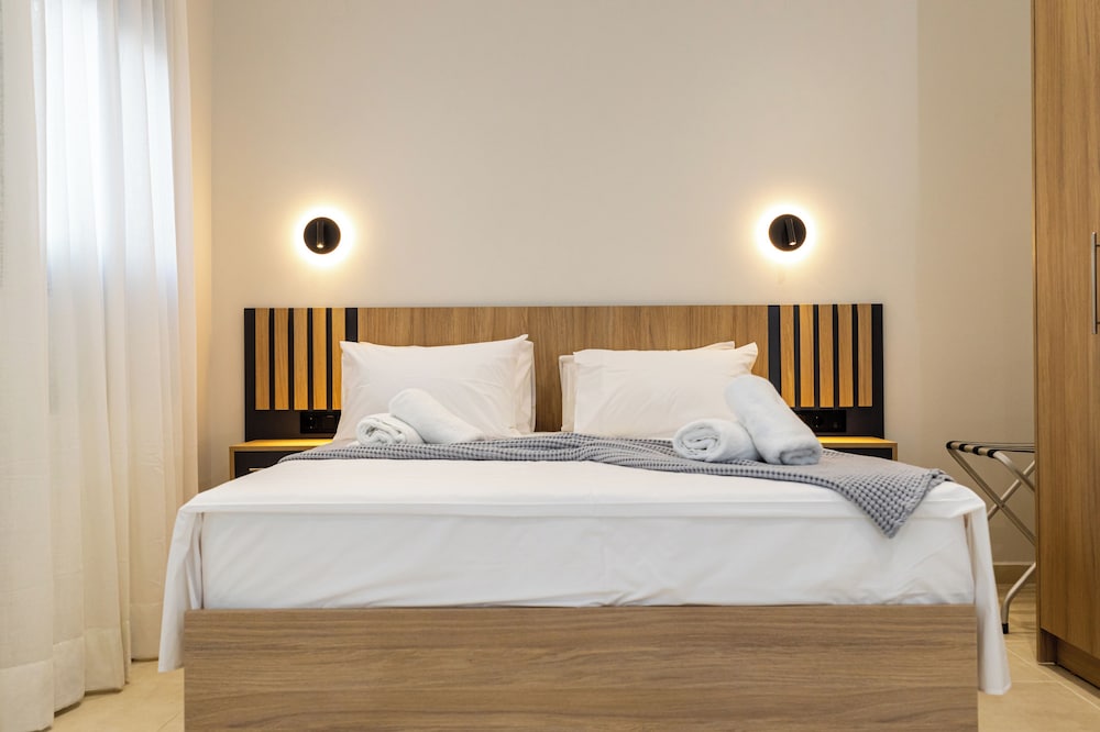 RAFKON Luxury Apartments - Myrina view 4