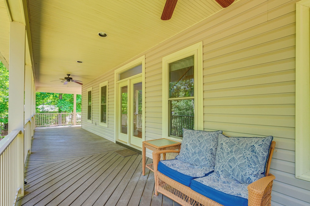 Hot Tub & Amenity Access: Lake Anna Retreat!
