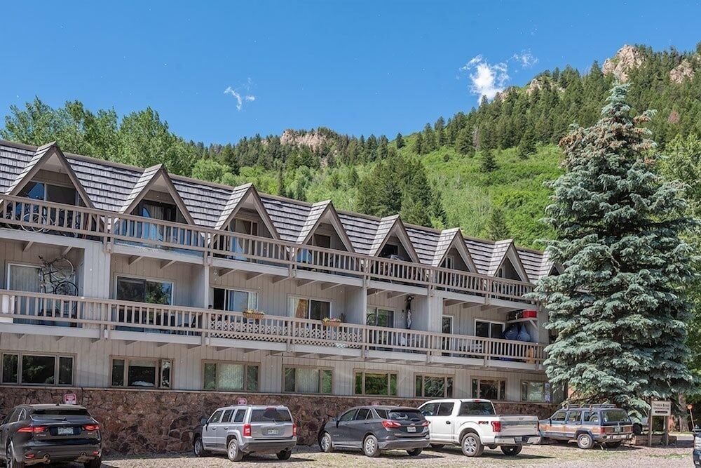 Timber Ridge Unit 2e 1 Bedroom Condo by RedAwning view 5