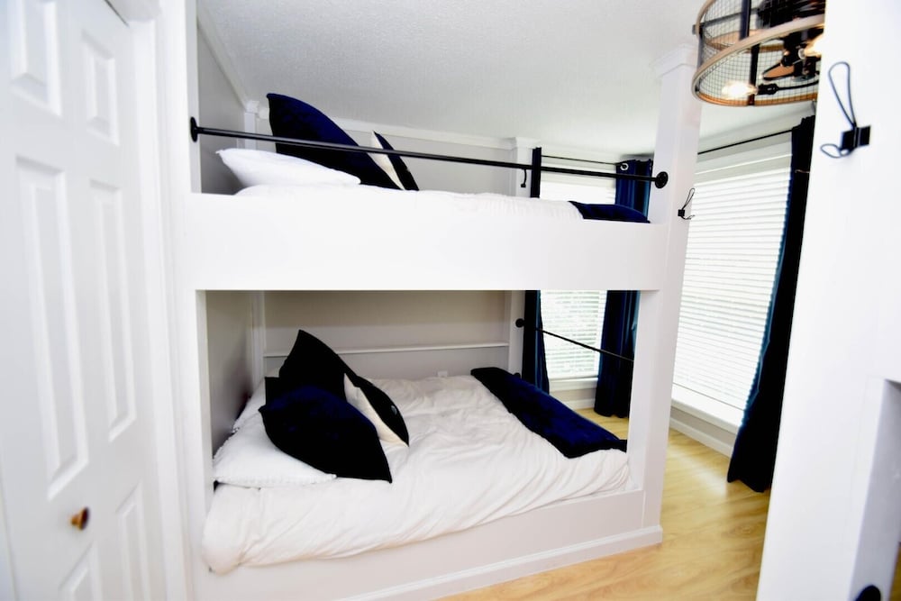 Aronimink 1b 2 Bedroom Condo