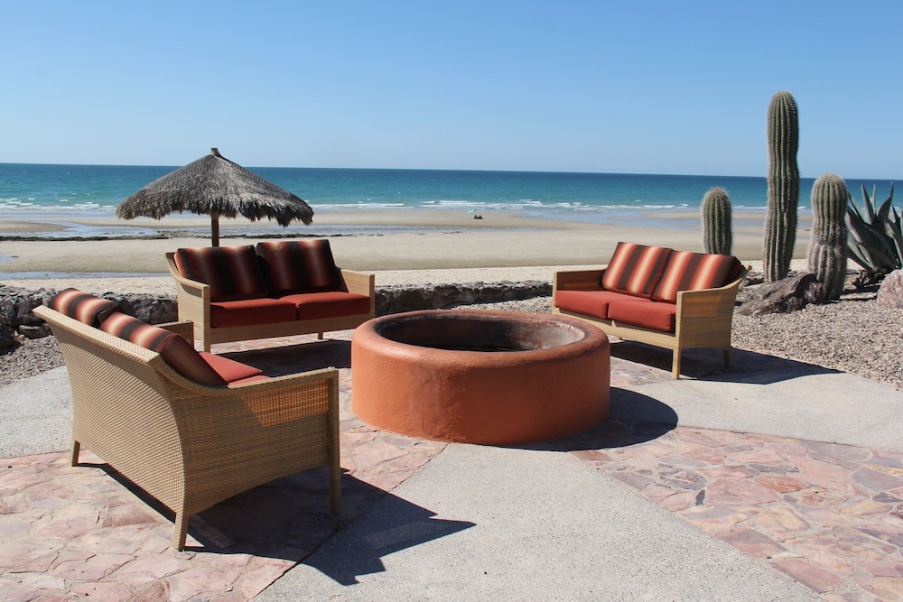 Encanto Living 1103 -3BR by Kivoya