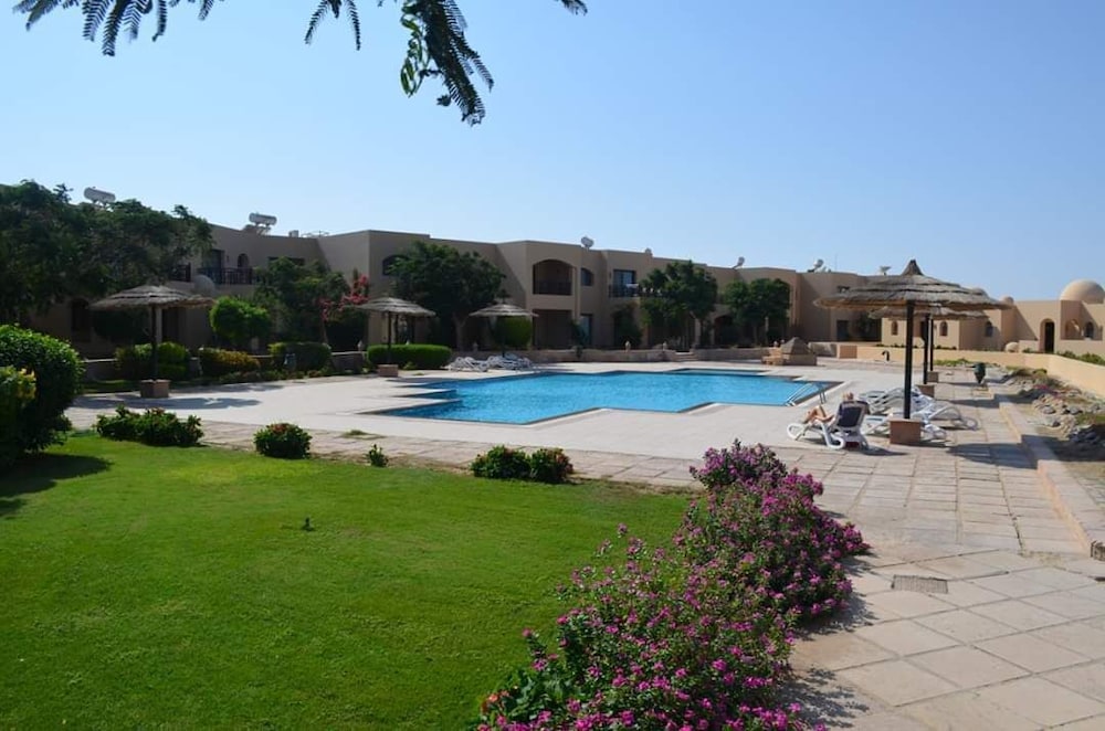 Stunning Sea View 1-bed Apartment in Hurghada