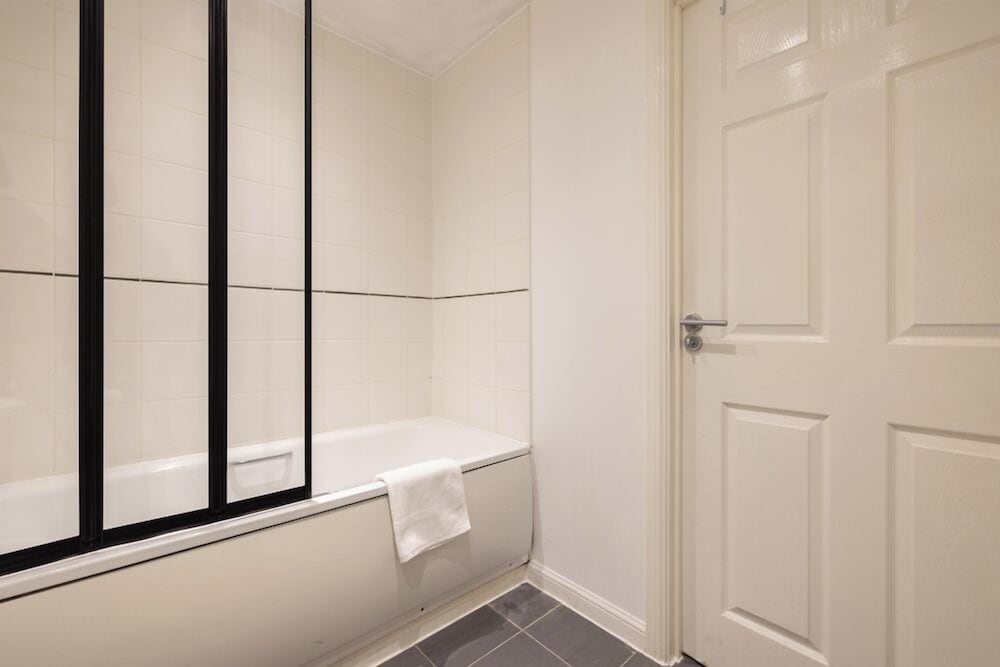 2 Bedrooms Apartment in Wembley