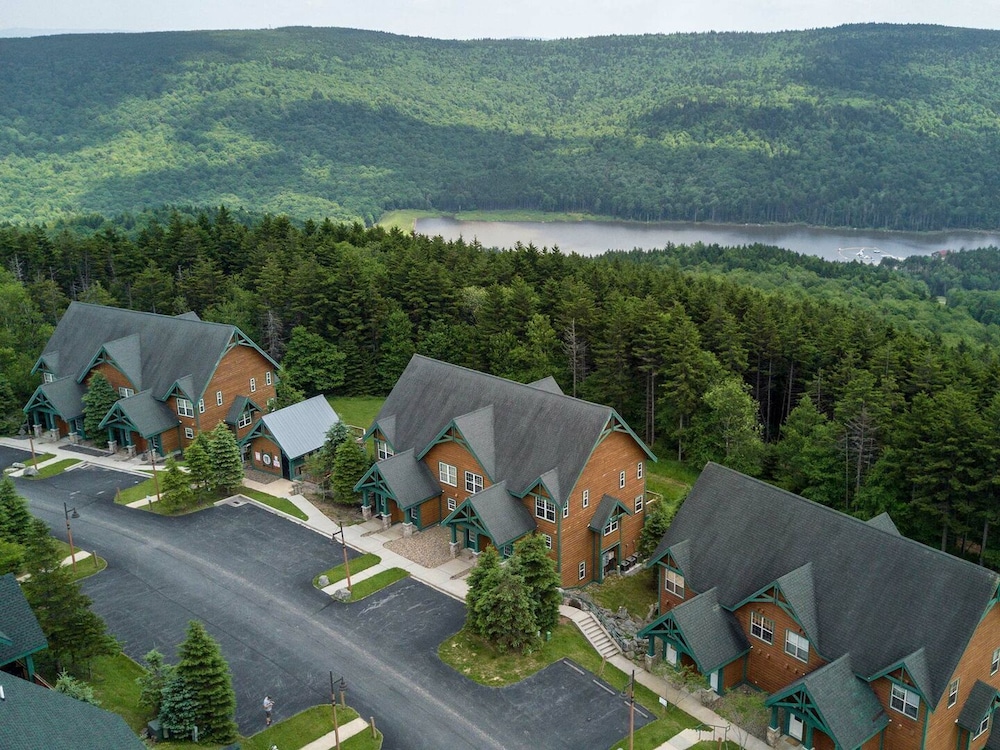 Camp 4 #21: 2 Bedrooms, 2.5 Baths: Slope Side, Gas Fireplace
