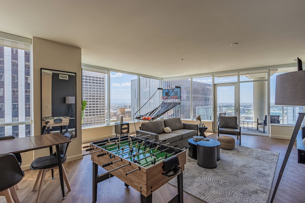 ROVE LIVING/KL - 44 Monroe