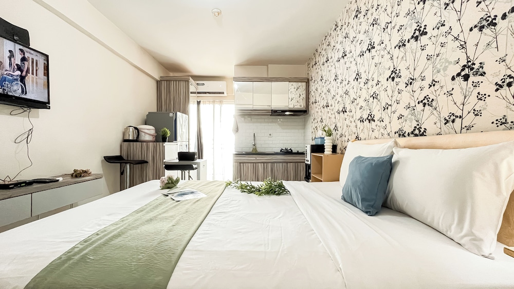 Cozy Bloom Studio Apartment Cinere Resort