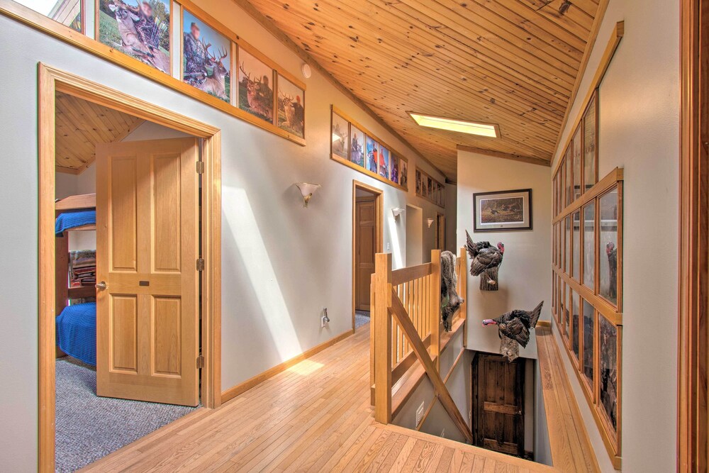 Idyllic Mt Sterling Retreat w/ Private Lake! view 5