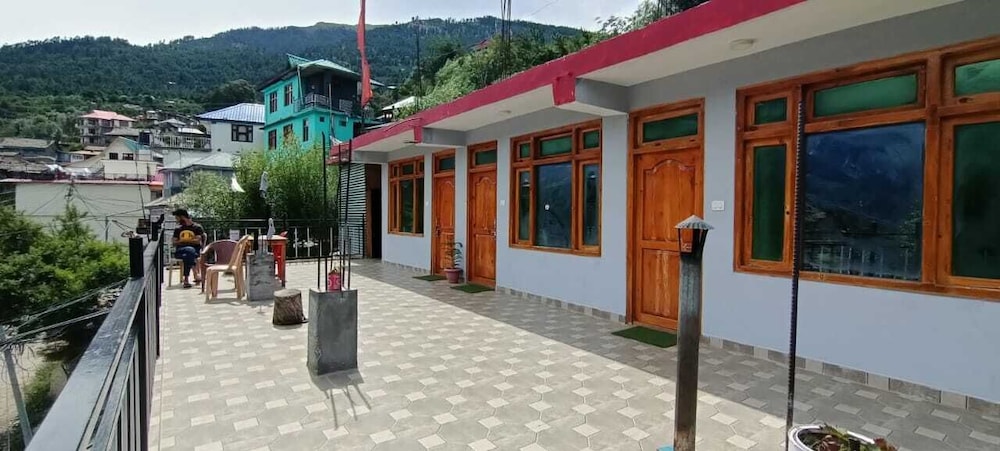 Aarav Chaaras Homestay