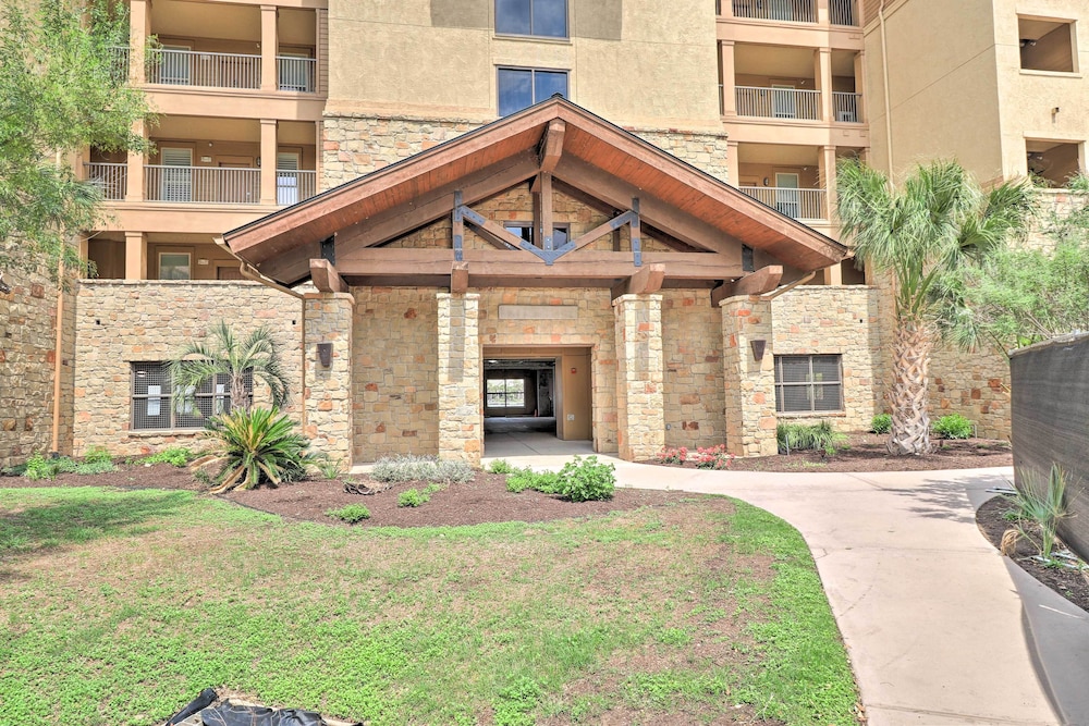 Lake LBJ Condo w/ Balcony Shared Boat Docks - Property Image 2