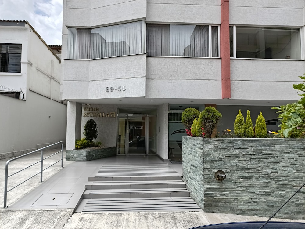 PLAZA FOCH Area - APARTMENTS with Balcony