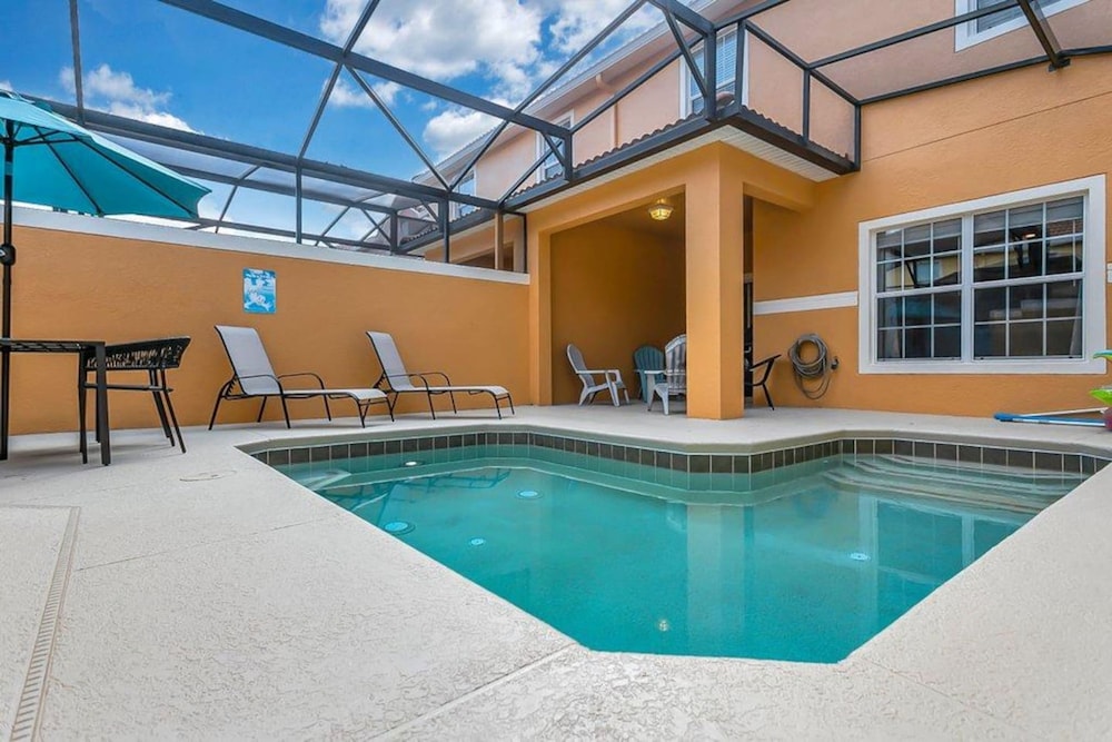 Amazing 4bdr House w Pool - PP