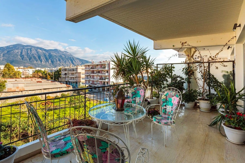 Bright Comfy Flat Near the Beach the City Center