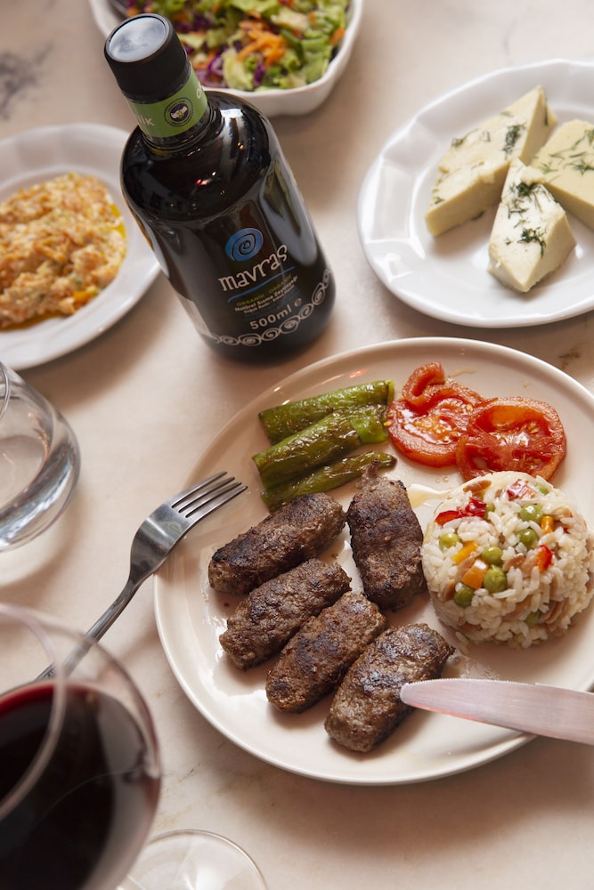 Mavras Tas Odalar