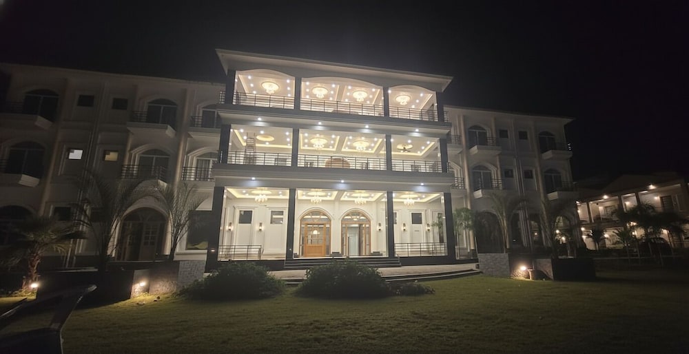 Evergreen Resort And SPA The Lychee
