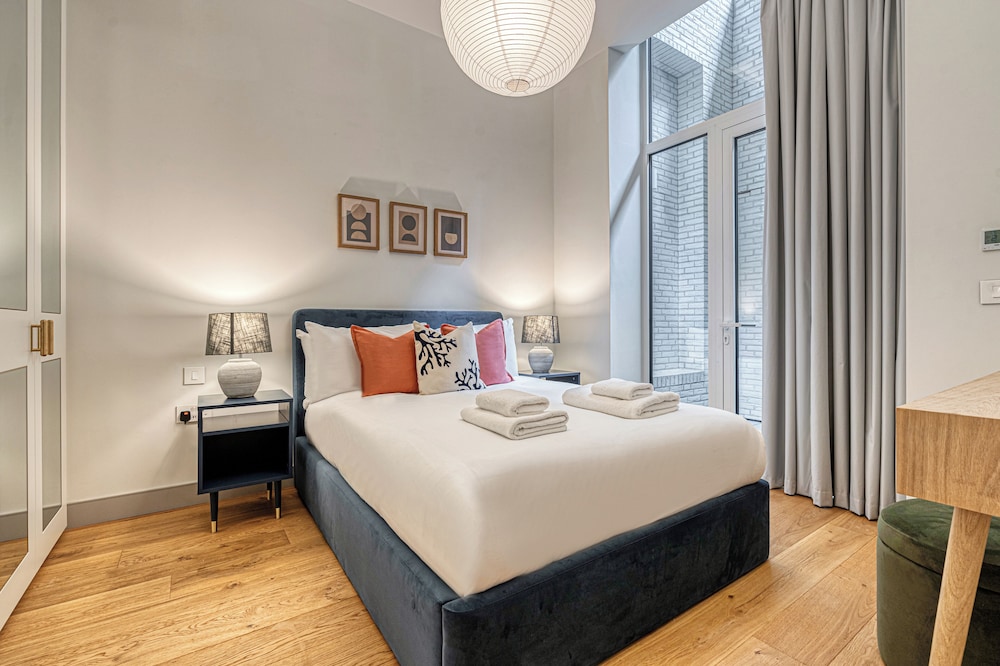 Luxury flats near Big Ben and London Eye