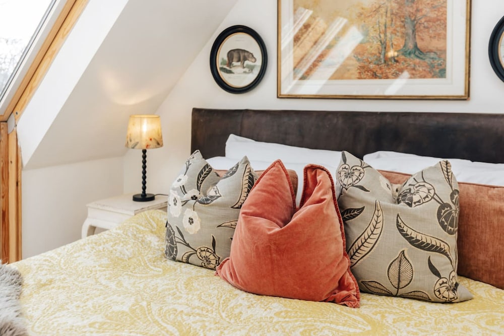 Vintage Chic Coach House