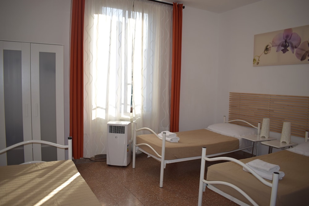Rose Santamaria Residence - Hostel