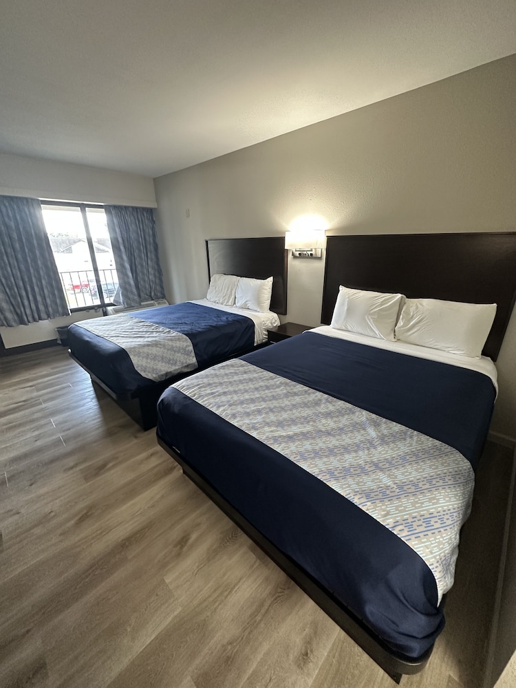 Miscellaneous Market Vacations - Oakwood Inn - Property Image 1