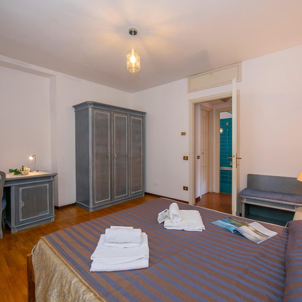 Photo 28