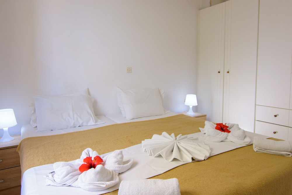 Hiona Apartments
