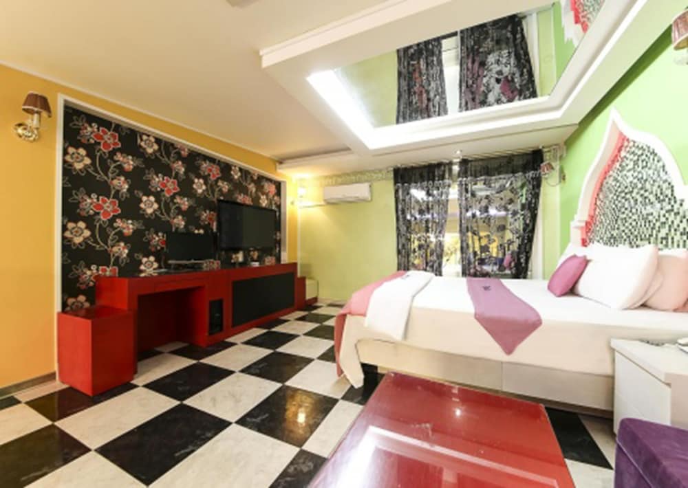 hotel room