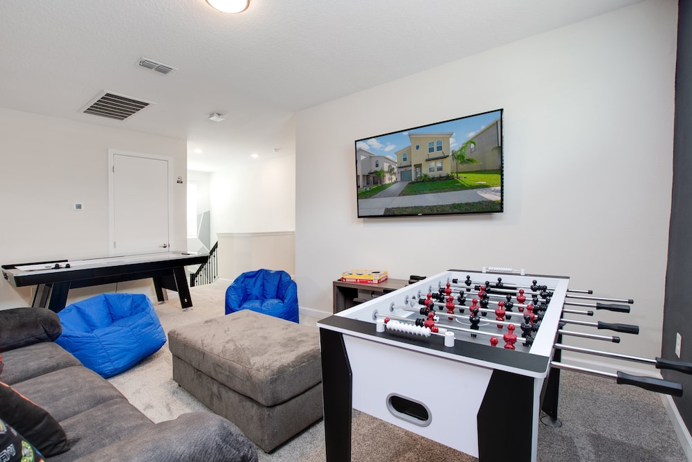 Champions Gate Resort 6 Bdrm Home