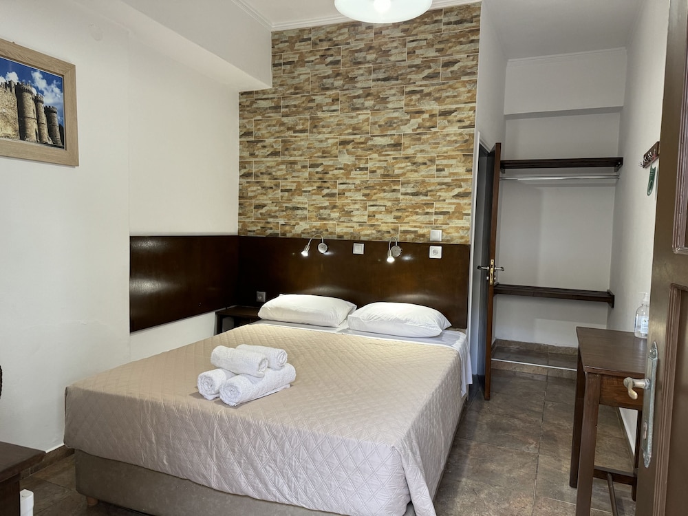 Eleni Rooms