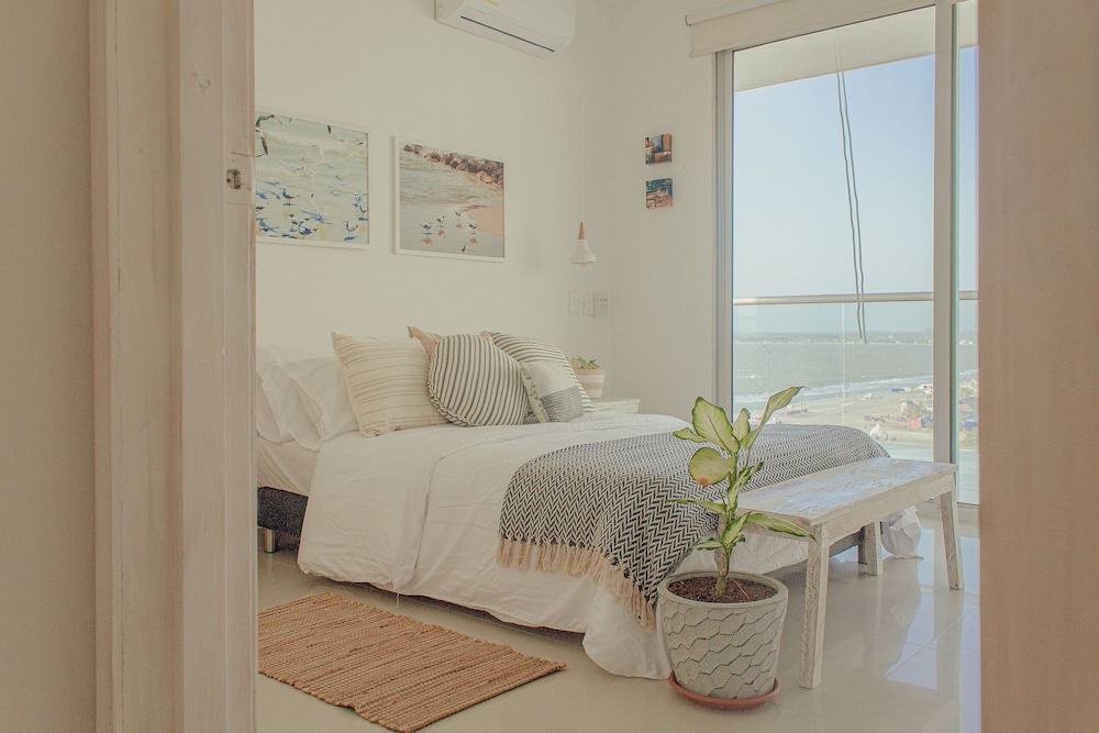 Condominio frente al mar  Morros Epic.