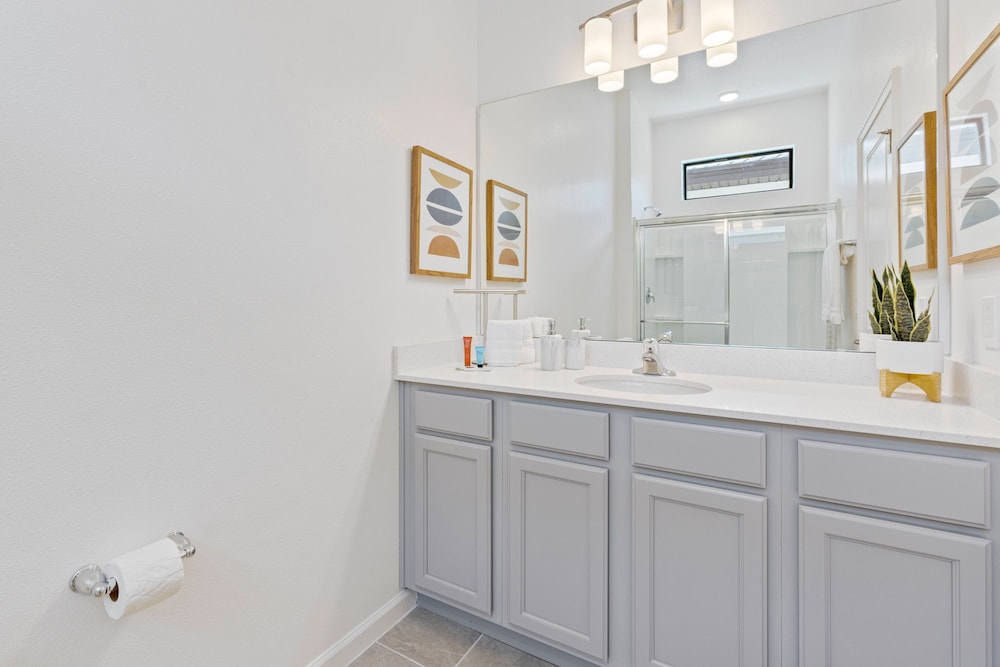 2024 Brand NEW 12bed 12ba At Paradiso Grande