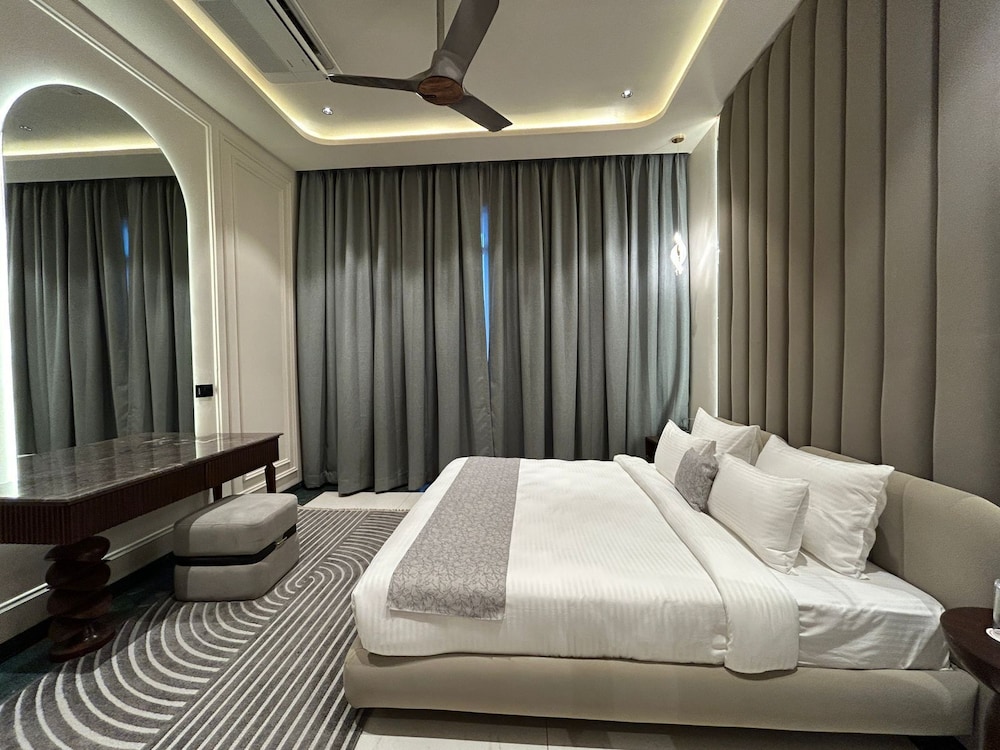 Omaya Suites