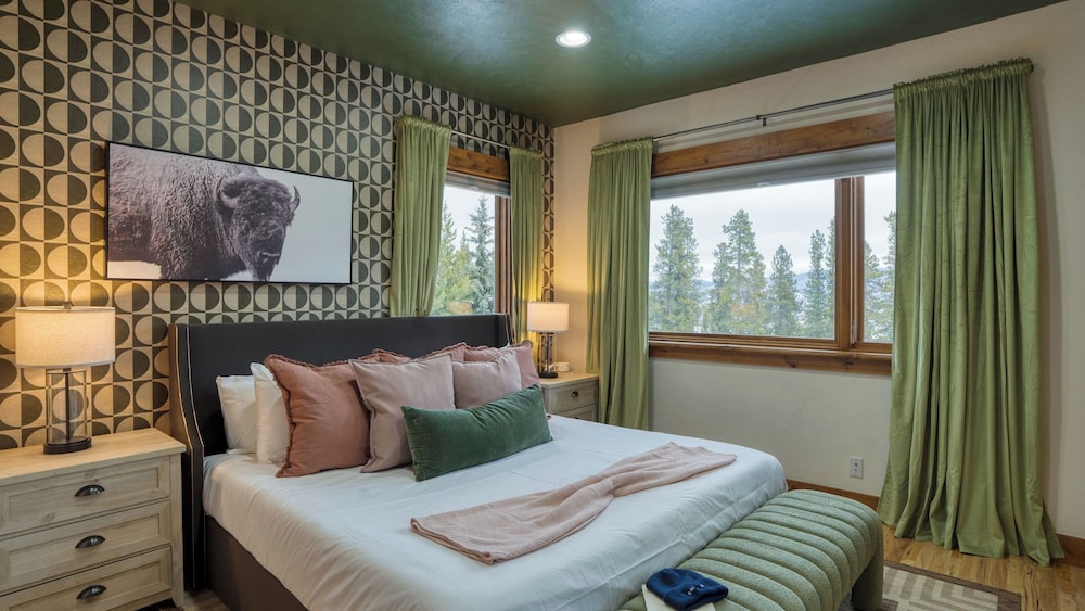 Skate Bowl, Hot Tub & Game Room Breckenridge Adventure Chalet by Avantstay