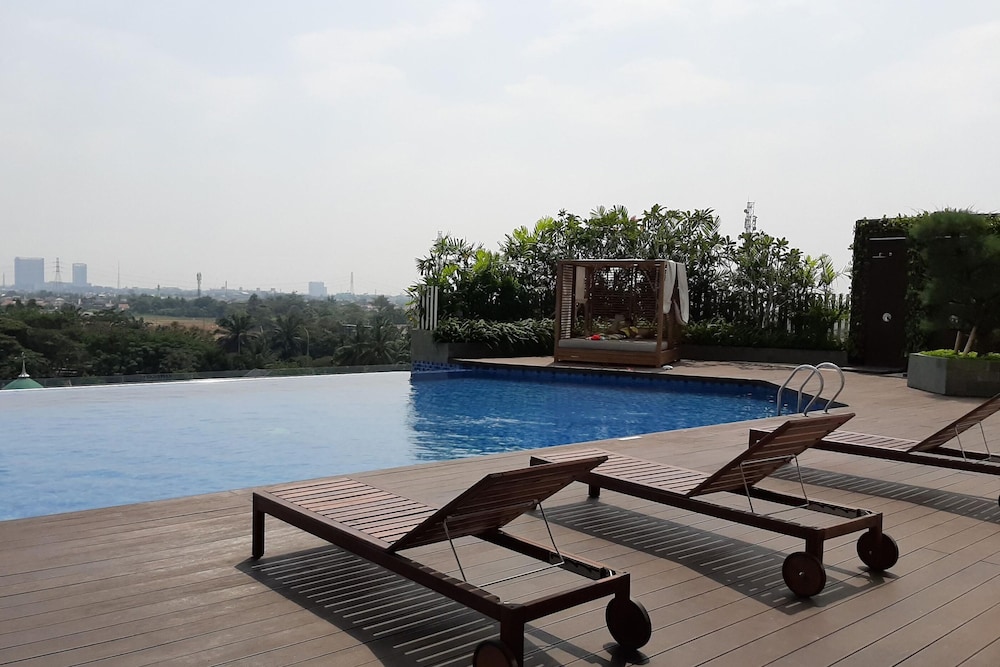 Fully Furnished with Cozy Design Studio Springwood Residence Tangerang Apartment