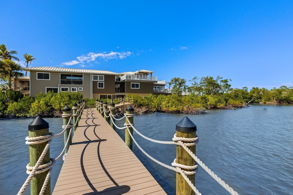 21381 Widgeon Point 6 Bedroom Estate