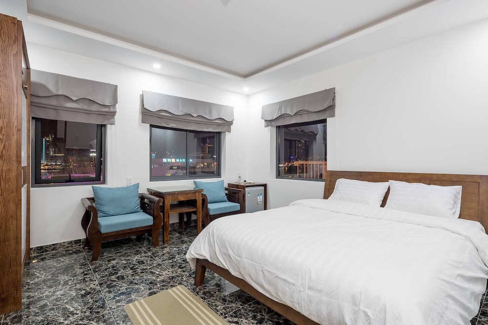 Marinas Penthouse Close To Popular Attractions view 3