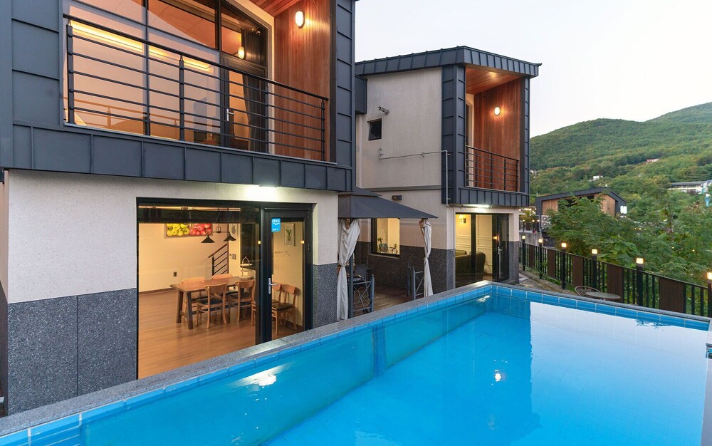 Ulsan Byeoldam Eunchae Pool Villa