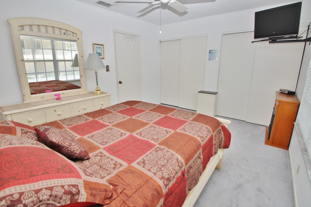 Colony Beach Club 207