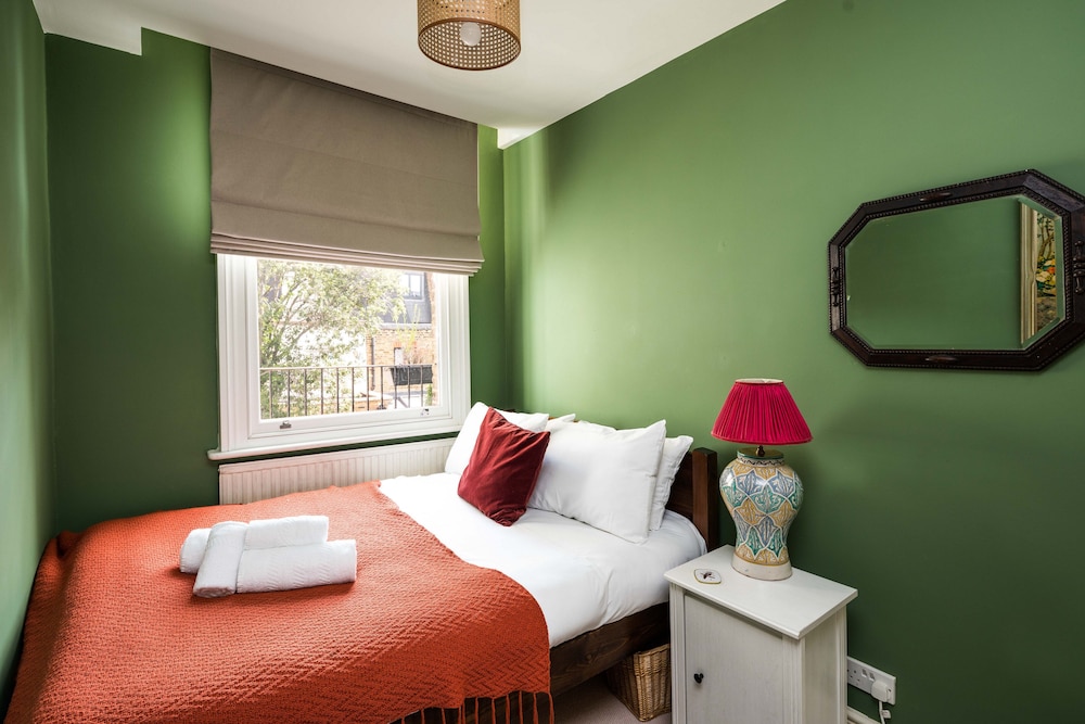 Elegant And Peaceful 2Bd Apt - Barons Court/London