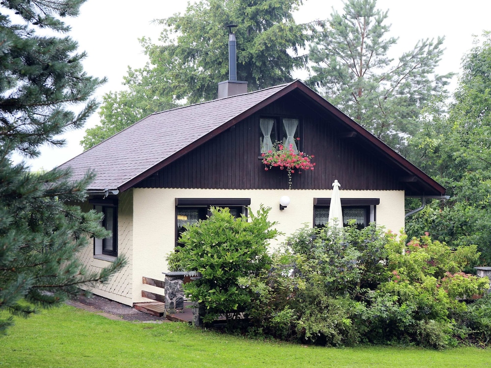 Attraktives Ferienhaus mit Kamin in Waltershausen