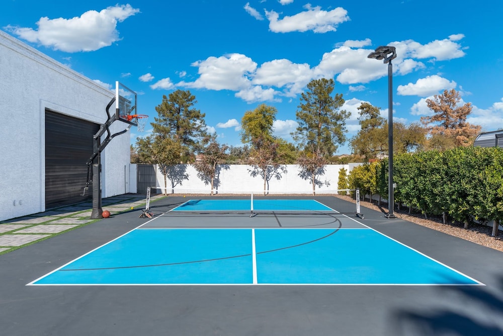 Scottsdale Palms Pickle-putt-swim-bocce Bbq-gym