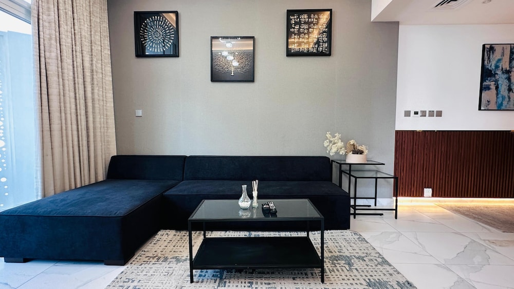 Premium 2 Bed Millennium Apartment