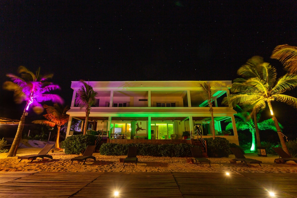 Villa Isla Blanca view 4