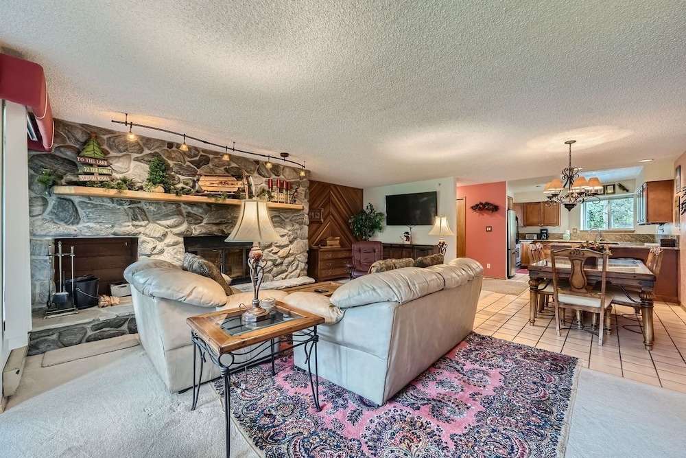 122 Cinnamon Ridge 2 Bedroom Condo by RedAwning
