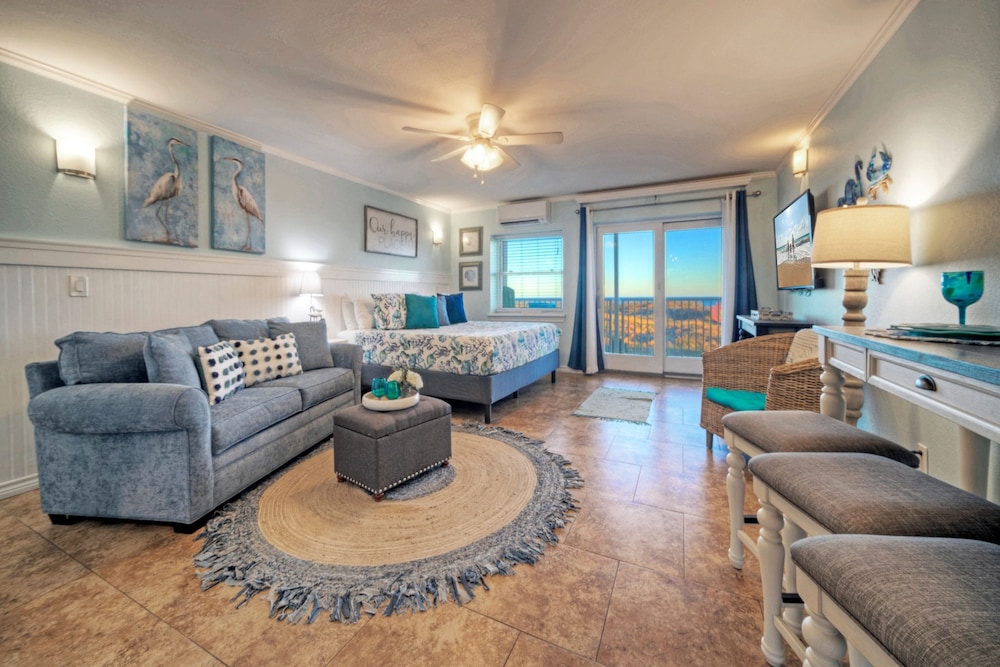 Seaside Blessing by Avantstay Beach Access Pool