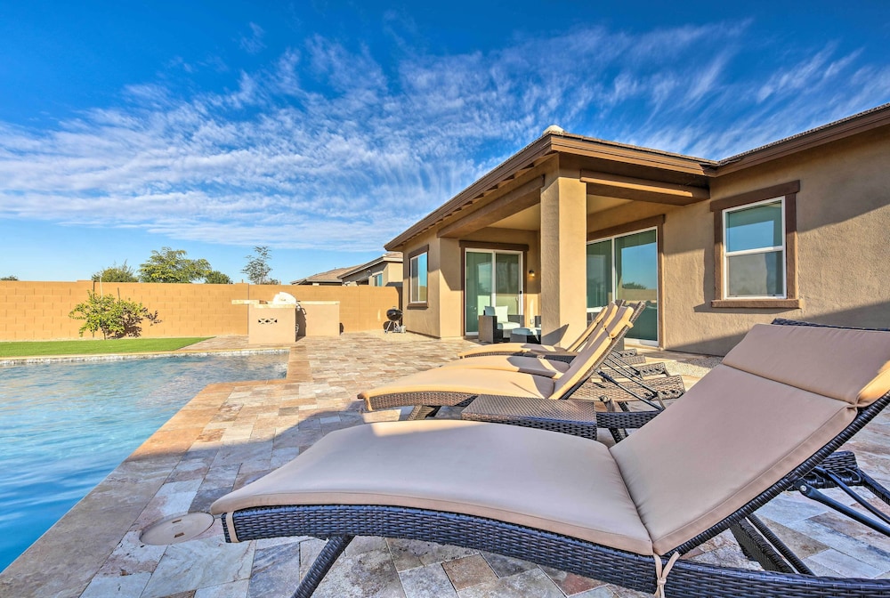 Gorgeous Litchfield Oasis ~ 6 Mi to Luke AFB