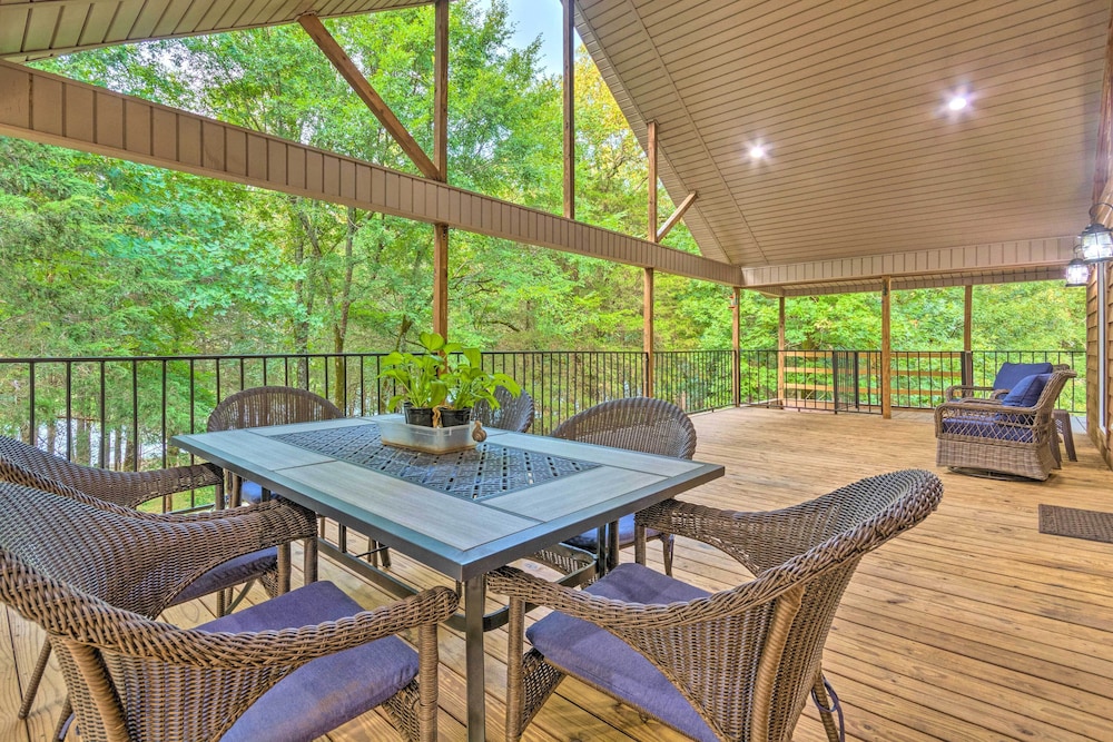 Scranton Vacations - Lakefront Hideaway in Scranton: Spacious Deck - Property Image 26