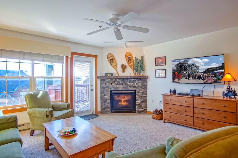 Camp 4 #2: 2 Bedrooms, 2.5 Baths: Slope Side, Gas Fireplace