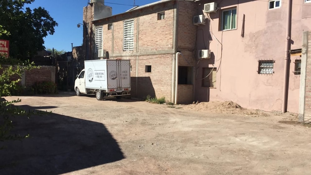 Bardas Hotel Cinco Saltos