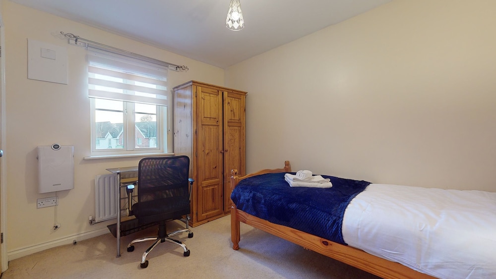 Impeccable 4-bed House in London