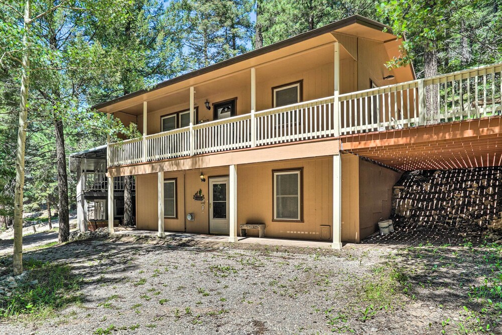 Rustic Cloudcroft Home ~ 2 Mi to Ski Slopes! view 5